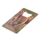 Lion Cubs Kreditkartenflaschenöffner (Vorderseite Schrägansicht)