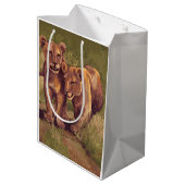 Lion Cubs Mittlere Geschenktüte (Rückseite Schrägansicht)