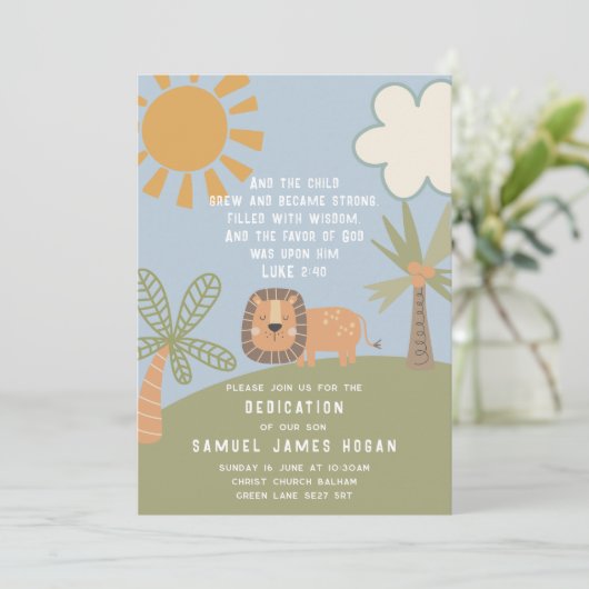 Lion & Jungle Scripture Baby Dedication Einladung (Stehend Vorderseite)