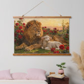 Lion & Lamb in the Roses Wandteppich Mit Holzrahmen (Schlafzimmer)