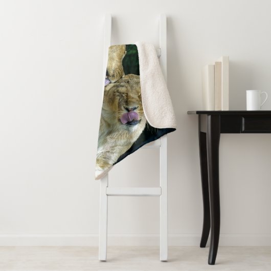 LION-LIEBE SHERPADECKE (Beispiel)