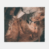 LION LYON ON BROWN ROCK FLEECEDECKE (Vorderseite (Horizontal))
