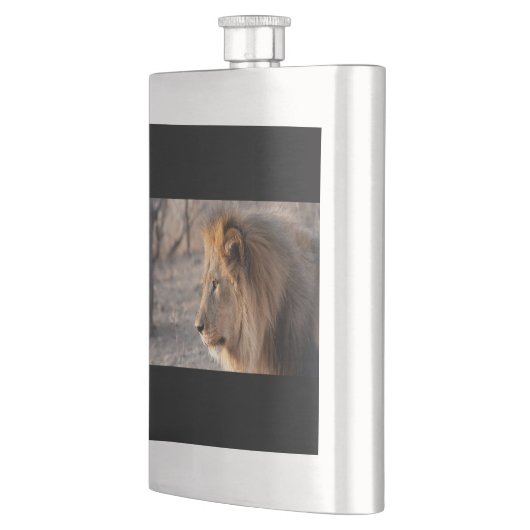 Lion Portrait Flachmann (Links)