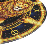 Lion Zodiac Symbol über Celestial Starry Backgroun Schneidebrett (Ecke)