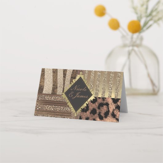 Lioness Safari Jungle Glam Moderne Tischnummer Platzkarte (Vorderseite)