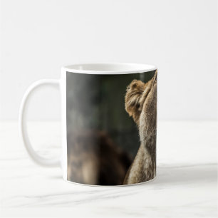 LIONESS YAWNING KAFFEETASSE