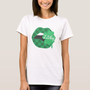 Lippen mit Nelke St. Patrick's Day T-Shirt. T-Shirt