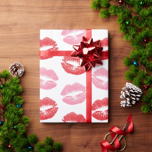 Lippen, rot und rosa, Lippenmuster, Lippenstift, K Geschenkpapier (Feiertagsgeschenk)