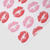 Lippen, rot und rosa, Lippenmuster, Lippenstift, K Seidenpapier (Ausschnitt)