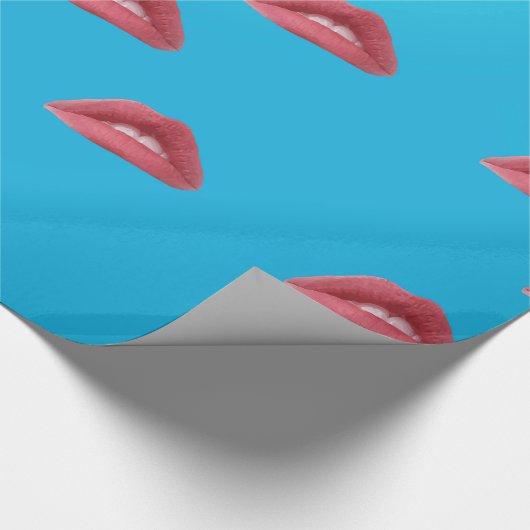Lippen und blauer Hintergrund Geschenkpapier (Ecke)
