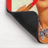 Lippenstift-Dame der 60er Jahre Mousepad (Ecke)