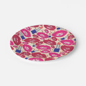 Lippenstift-Kuss-Muster Pappteller (Schrägansicht)