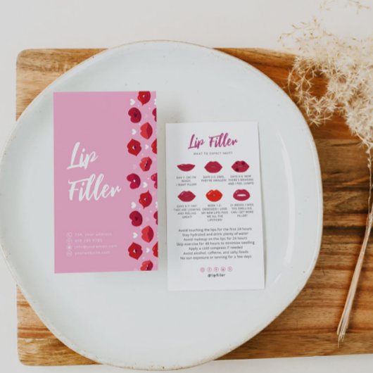 Lippenstift-Lippeninjektionen nach der Pflegekarte