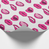 LippenstiftlippenPink auf Geschenkverpackung des Geschenkpapier (Ecke)