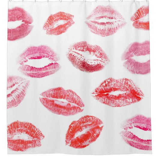 Lipstick-Drucke: Diverse Frauenlips. Duschvorhang (Vorderseite)