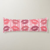 Lipstick Kisses Seitenschläferkissen (Vorderseite)