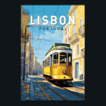 Lissabon Gelbe Straßenbahn Vintag Poster<br><div class="desc">Lissabon Retrovektor-Reisedesign in einem Emblem-Stil. Eine blühende Hafenstadt an der Mündung des Tagus,  bekannt für ihre alten pastellfarbenen Gebäude.</div>