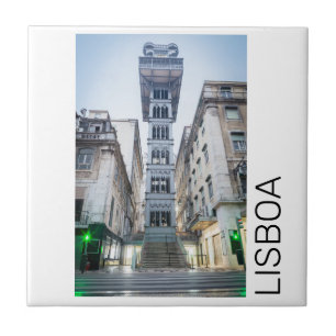 Lissabon in Portugal mit Retro-Aufzug-Souvenir Fliese