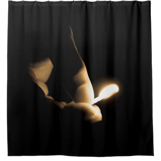 Lit Match Duschvorhang (Vorderseite)