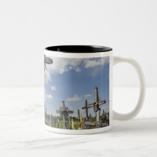 Litauen, Zentrallitauen, Siauliai, Hill 7 Zweifarbige Tasse