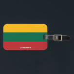 Litauisches Nationales Flaggenpatentzeichen Gepäckanhänger<br><div class="desc">Der Patriotische Gepäckmarke der litauischen Nationalflagge mit der litauischen Flagge auf der einen Seite des Anhängers gedruckt. Der mit dem lebendigen Schriftart geschriebene Ländername ist in das Design am unteren Rand integriert. Der Text kann mit der Funktion "Anpassen!" vollständig angepasst werden. Die andere Seite des Tags ist für Ihre Informationen...</div>