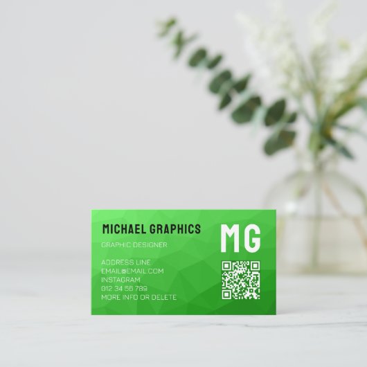 Lite grün geometrisches Maschenmuster QR-Code Mono Visitenkarte (Stehend Vorderseite)