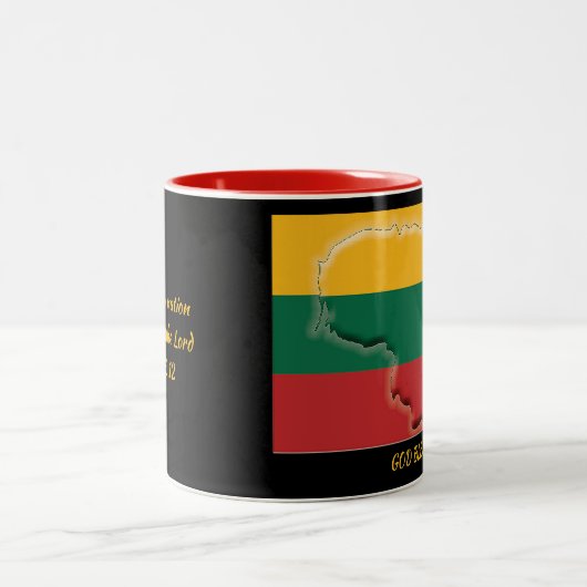 LITHUANIA FLAG MAP-Skript, auf die Schwarz zugesch Zweifarbige Tasse (Mittel)