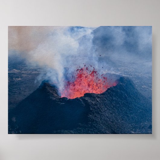 Litli Hrutur volcano eruption in Iceland Poster (Vorne)