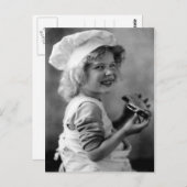Little Baker Girl Eating Pie Postkarte (Vorne/Hinten)