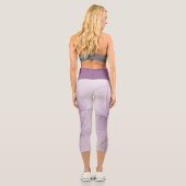 Little Beauty Modern Mauve Gray Fraktal Blume Capri Leggings (Rückseite)