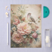 Little Bird Perched on Pretty Floral Bouquet Seidenpapier (Handwerk)