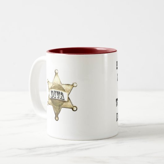 Little Bit Land und eine ganze Lotta DIVA! Zweifarbige Tasse (Vorderseite Links)