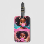 Little Black Girl Popping Pink Bubblegum Gepäckanhänger (Vorderseite Vertikal)