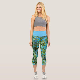 Little Blue Brunnera Blume Floral Capri Leggings