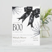 Little Boo Black Bow Baby Shower Einladung (Stehend Vorderseite)