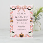 Little Boo Halloween Coquette Ribbon Babydusche Einladung (Stehend Vorderseite)