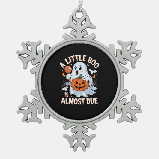 Little Boo Is Almost Due Cute Halloween Pregnancy  Schneeflocken Zinn-Ornament (Vorderseite)