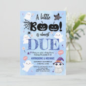 Little Boo ist fast DUE Boy Halloween Baby Dusche Einladung (Stehend Vorderseite)