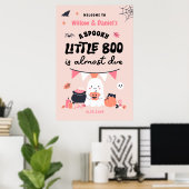 Little Boo ist fast gerade wegen Halloween Babydus Poster (Heimbüro)