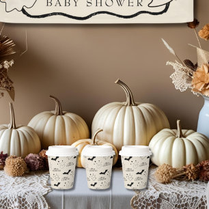 Little Boo ist fast wegen Papiercup Pappbecher