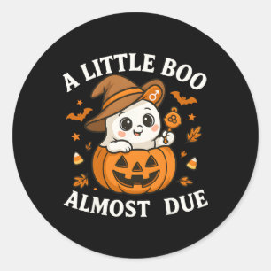 Little Boo ist fast zu Halloween Pregnancy Revea Runder Aufkleber