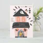 Little Boo macht zwei Spooky Niedlich Einladung (Stehend Vorderseite)