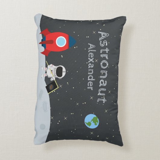 Little Boy Astronaut on Moon, First Name Space Dekokissen (Rückseite(Vertikal))