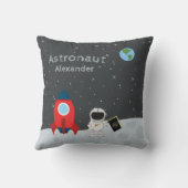 Little Boy Astronaut on Moon, First Name Space Kissen (Rückseite)