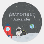 Little Boy Astronaut on Moon, First Name Space Runder Aufkleber (Vorderseite)
