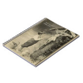 Little Boy, das zu Jesus auf Kreuz am Schrein Notizblock (Linke Seite)