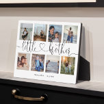 Little Brother Script Brothers Gift Foto Collage Fotoplatte<br><div class="desc">Ein besonderes und unvergessliches Foto-Collage-Geschenk für Ihren kleinen Bruder. Das Design verfügt über ein 8-Foto-Collage-Layout, mit dem acht eigene BruderFotos angezeigt werden können. "Little Brother" ist in stilvoller schwarzer Schriftzeichenkalligraphie entworfen und mit Brüdernamen versehen. Schicken Sie sich und Ihrem kleinen Bruder ein unvergessliches Geschenk, das Sie beide für immer lieben...</div>