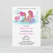 Little Brown Twin Mermaids Watercolor Baby Shower Einladung (Stehend Vorderseite)