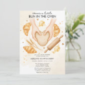 Little Bun in the Oven Bakery Baby Shower Einladung (Stehend Vorderseite)