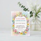 Little Bunny Spring Floral Baby Shower Postkarte (Stehend Vorderseite)